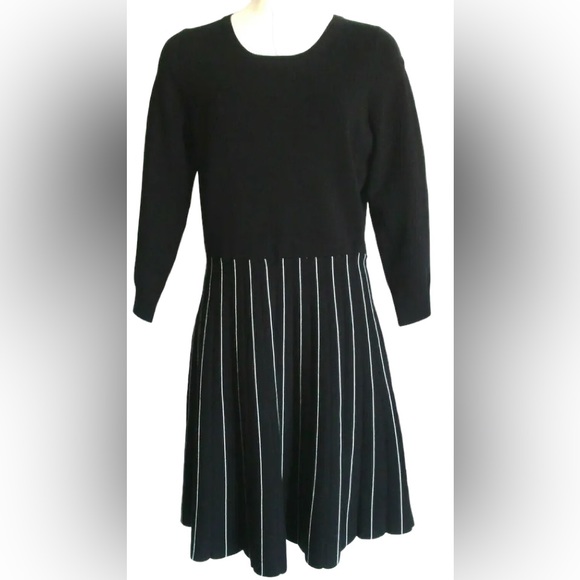 Ann Taylor LOFT Sweater Knit Dress Women Size Medium Black & White Stripe Large - Picture 6 of 9